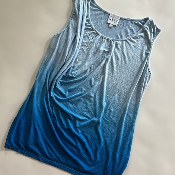 Women's Blue Ombre Top - Picture 6 of 6